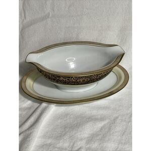 GRAVY BOAT WITH UNDERPLATE Noritake “Vienna”